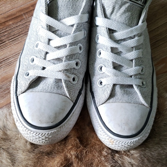 Converse - Picture 2 of 4